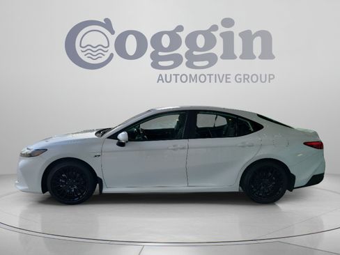 Used 2026 Toyota Camry LE FWD image 2