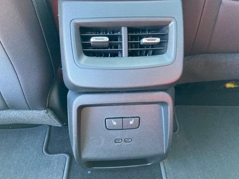 New 2025 Chevrolet Equinox EV RS w/ Convenience Package II FWD image 17