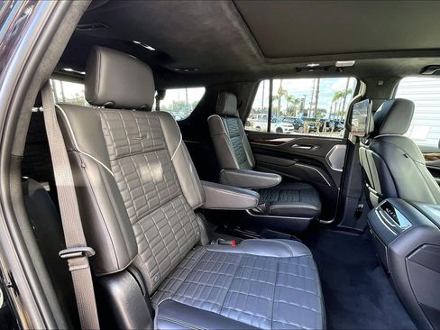Used 2024 Cadillac Escalade Sport Platinum image 27