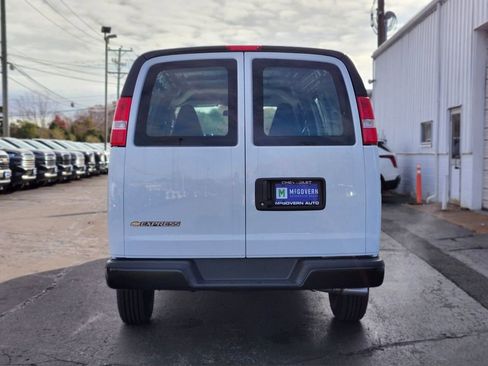 New 2025 Chevrolet Express 2500 w/ Driver Convenience Package image 4