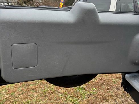 Used 2005 Jeep Liberty Renegade image 45