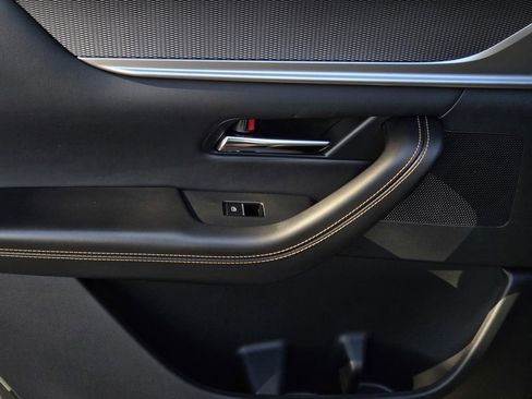 Used 2025 MAZDA CX-70 Plug-In Hybrid w/ Premium Pkg image 16