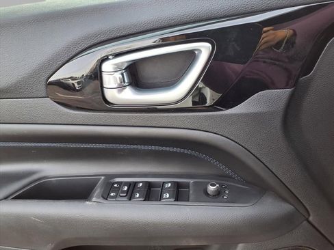 New 2026 Jeep Compass Latitude AWD/4WD image 16