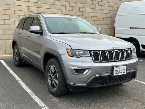 Certified 2020 Jeep Grand Cherokee Laredo w/ Laredo X Package RWD image 3