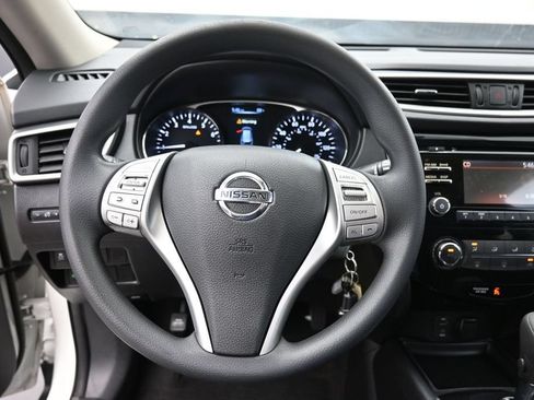 Used 2016 Nissan Rogue S w/ S Family Package FWD image 27