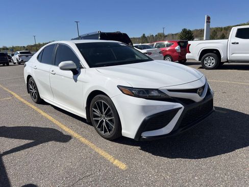 Used 2023 Toyota Camry SE w/ Cold Weather Package AWD/4WD image 5