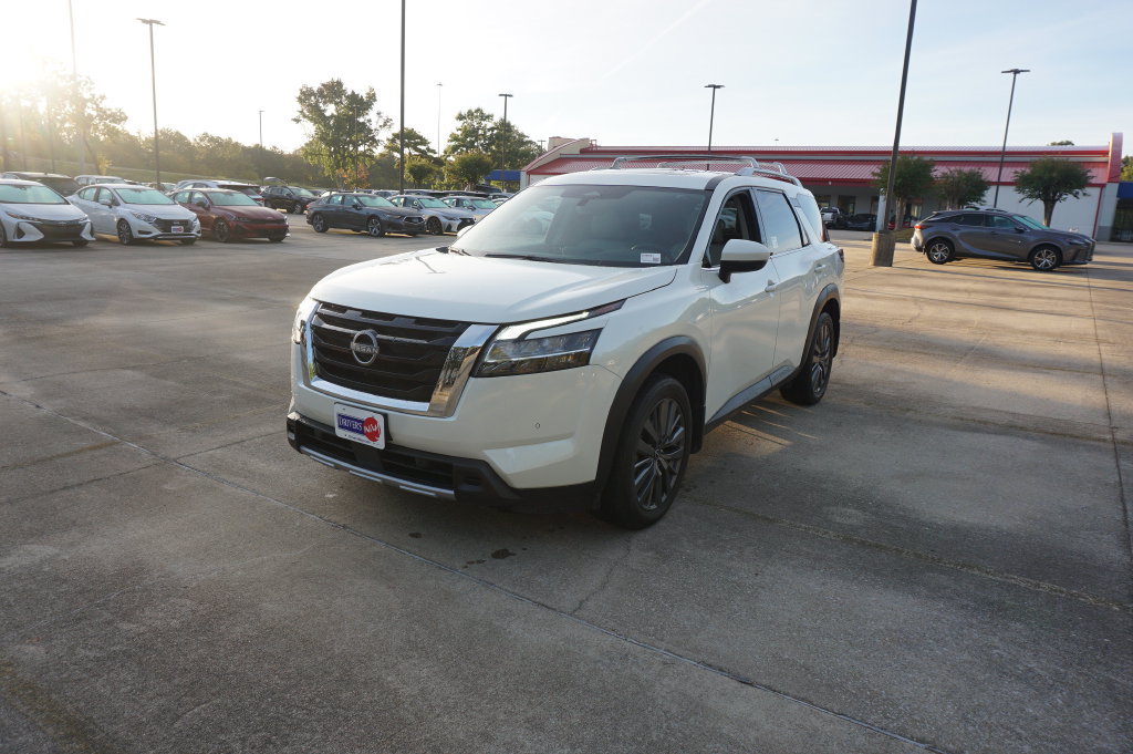 Used 2024 Nissan Pathfinder SL w/ SL Premium Package FWD image 26