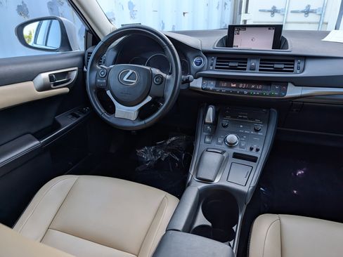 Used 2014 Lexus CT 200h FWD image 18