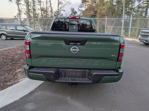 Used 2025 Nissan Frontier SL image 5