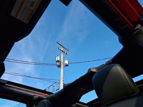 Used 2023 Jeep Wrangler Altitude image 18