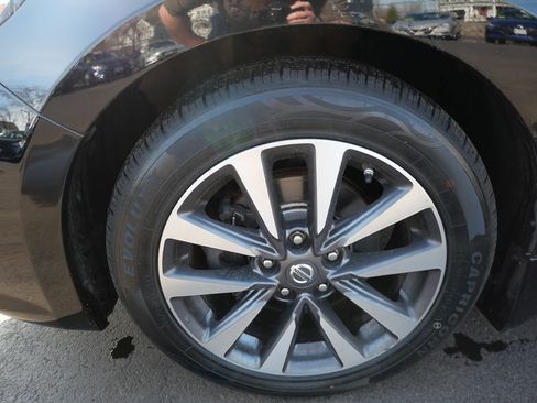 Used 2017 Nissan Altima 2.5 SV w/ Convenience Package FWD image 32