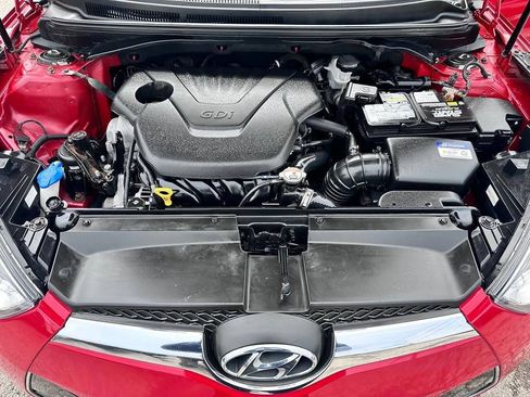 Used 2017 Hyundai Veloster Value Edition FWD image 20