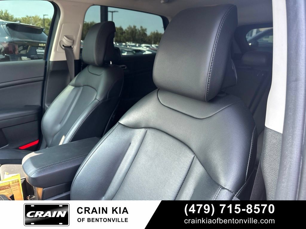 Certified 2025 Kia Sportage EX FWD image 16