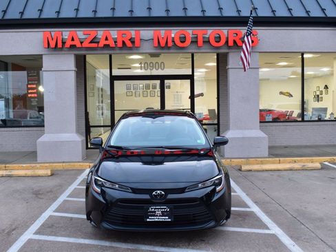 Used 2025 Toyota Corolla LE image 7
