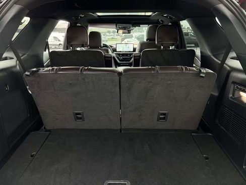 Used 2025 Ford Explorer Platinum w/ LUX Leather Package image 7