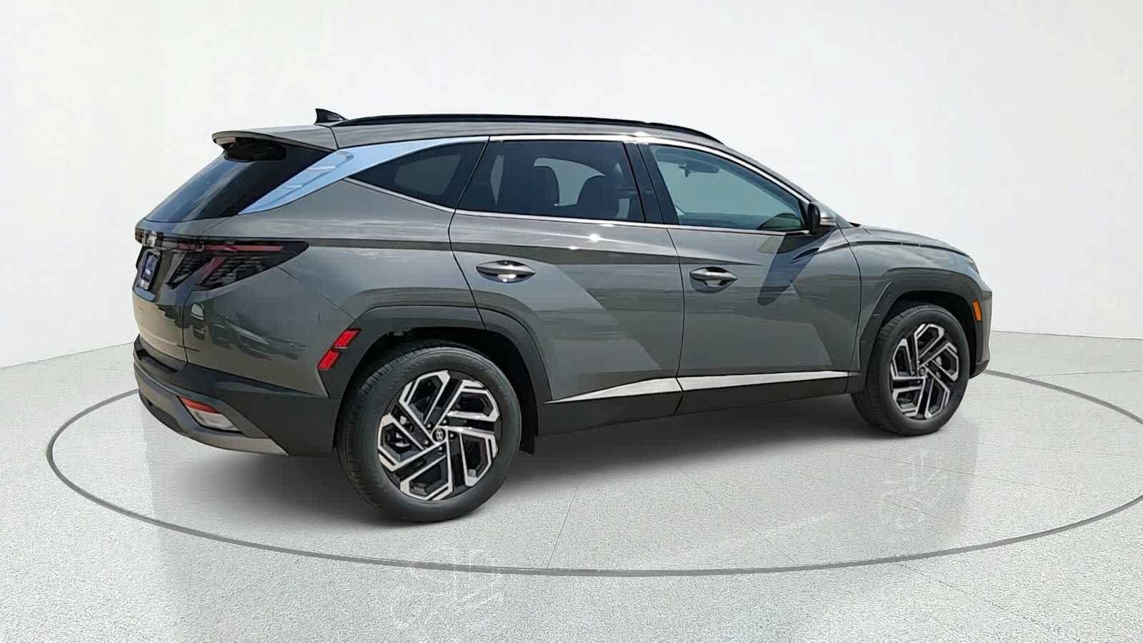 New 2026 Hyundai Tucson Limited FWD image 8