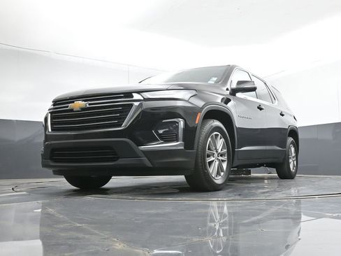 Used 2023 Chevrolet Traverse LT image 42