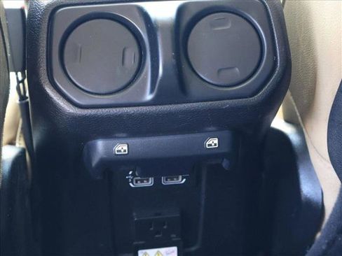 Used 2018 Jeep Wrangler Unlimited Rubicon AWD/4WD image 20