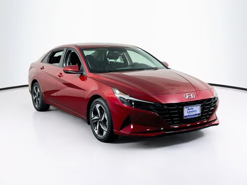 Used 2023 Hyundai Elantra SEL w/ Convenience Package FWD image 3
