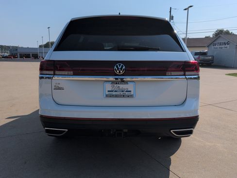 Used 2024 Volkswagen Atlas SE image 4