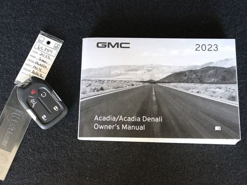Used 2023 GMC Acadia AT4 w/ Technology Package image 31