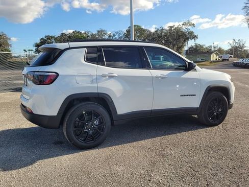 Used 2026 Jeep Compass Latitude image 7