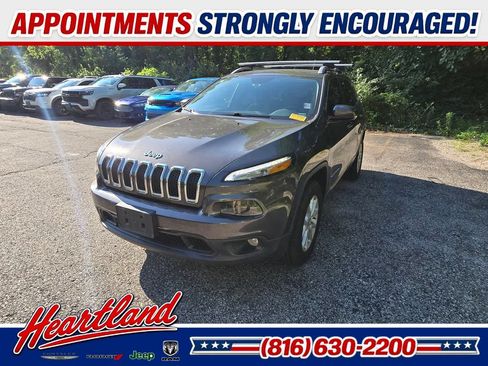 Used 2017 Jeep Cherokee Latitude w/ Safety/Convenience Group AWD/4WD image 1