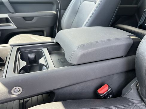 Certified 2023 Land Rover Defender 90 SE image 31