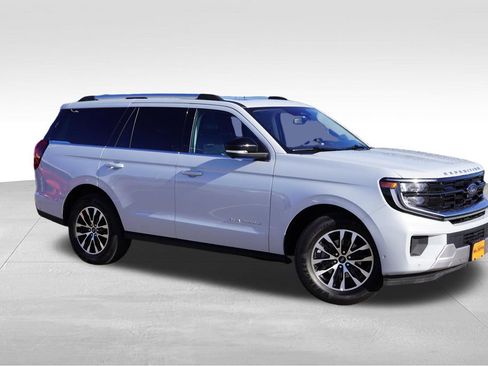 Certified 2025 Ford Expedition Platinum AWD/4WD image 2