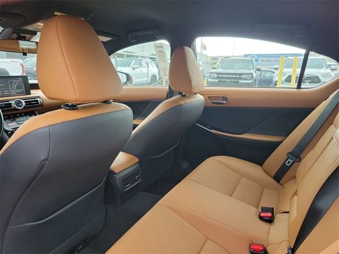 Used 2022 Lexus IS 300 image 5