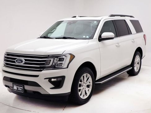 Used 2021 Ford Expedition XLT image 2