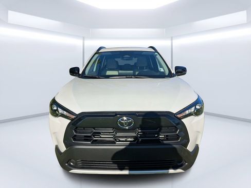 Used 2026 Toyota Corolla Cross LE FWD image 8