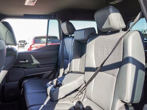 Used 2024 Lexus GX 550 AWD/4WD image 18