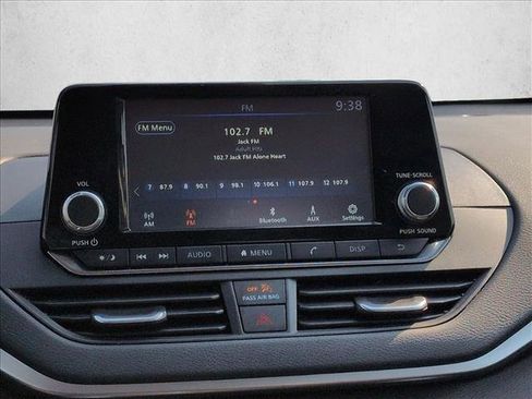Used 2023 Nissan Altima 2.5 S FWD image 14