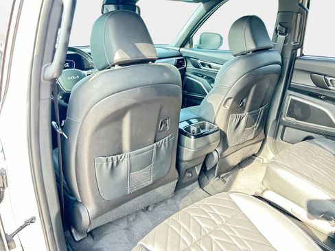 Used 2025 Kia Telluride AWD image 12