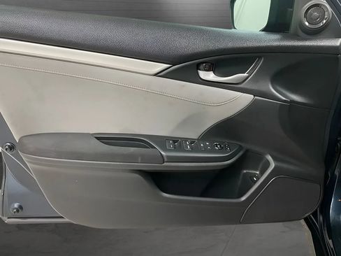 Used 2017 Honda Civic EX image 9