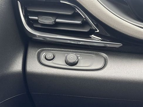 Used 2024 Buick Envista Avenir image 17