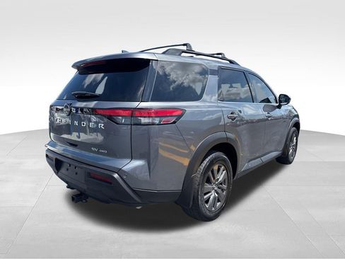 Used 2022 Nissan Pathfinder SV AWD/4WD image 6