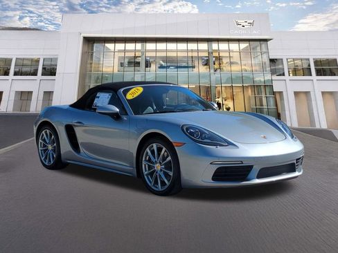 Used 2018 Porsche 718 Boxster image 3