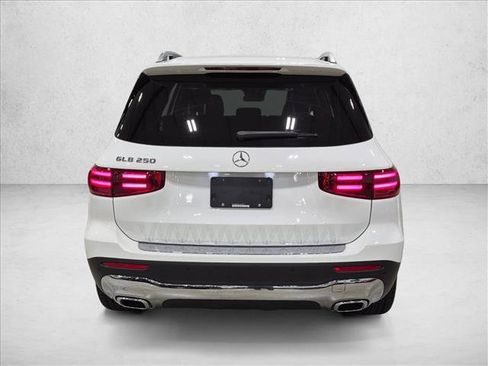 Used 2026 Mercedes-Benz GLB 250 image 7
