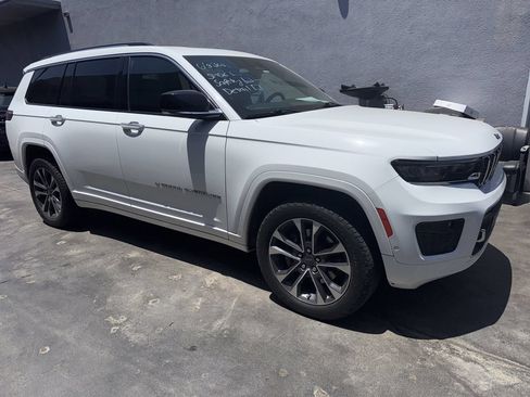 Used 2021 Jeep Grand Cherokee L Overland w/ Luxury Tech Group IV AWD/4WD image 1