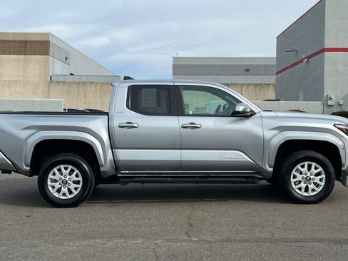 Used 2025 Toyota Tacoma SR5 image 6