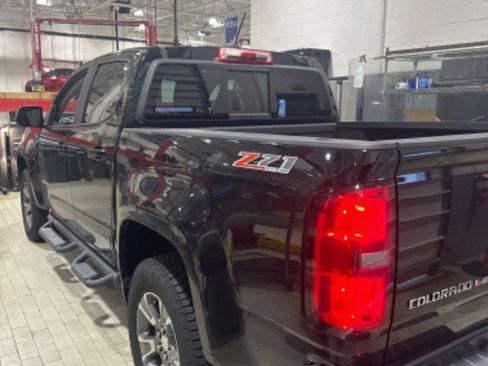 Used 2017 Chevrolet Colorado Z71 AWD/4WD image 43