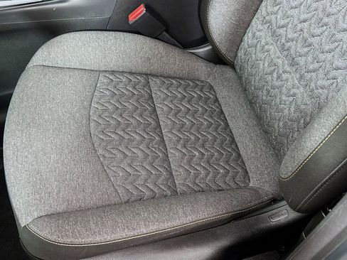 Used 2023 Chevrolet Equinox LT image 18