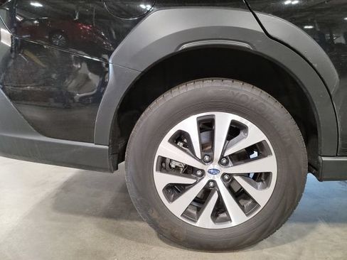 Used 2025 Subaru Outback Premium AWD/4WD image 14
