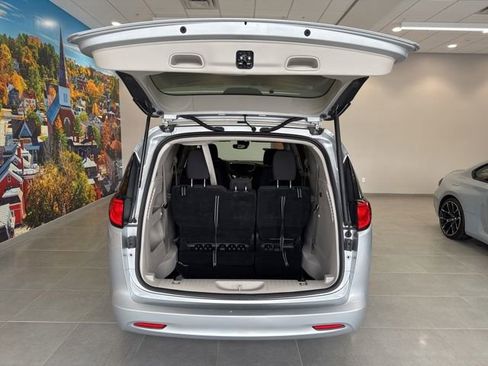 Used 2023 Chrysler Voyager LX FWD image 37