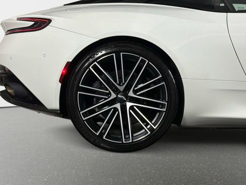 Used 2024 Aston Martin DB12 Coupe RWD image 5