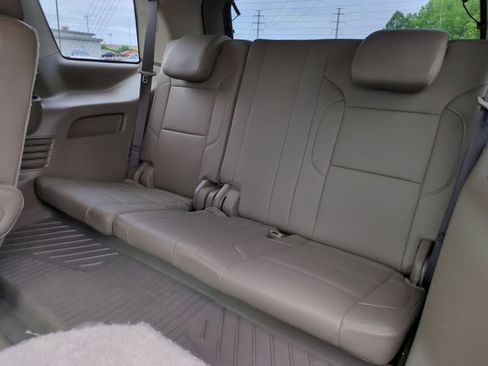 Used 2019 Chevrolet Tahoe Premier AWD/4WD image 32
