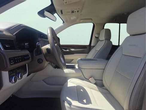 Used 2023 GMC Yukon XL Denali AWD/4WD image 13