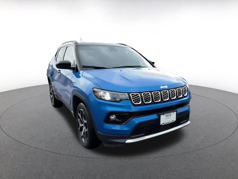 Used 2025 Jeep Compass Limited image 3